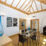 Mamma Mia Hotel