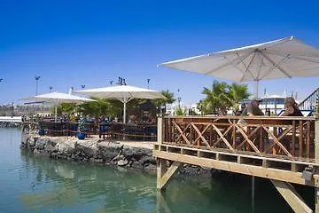 Mamma Mia Hotel *